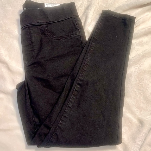 NWT Jeggings 2P St John’s Bay Black Mid-Rise Fitted Elastic Waist Flat Front New - Picture 1 of 13